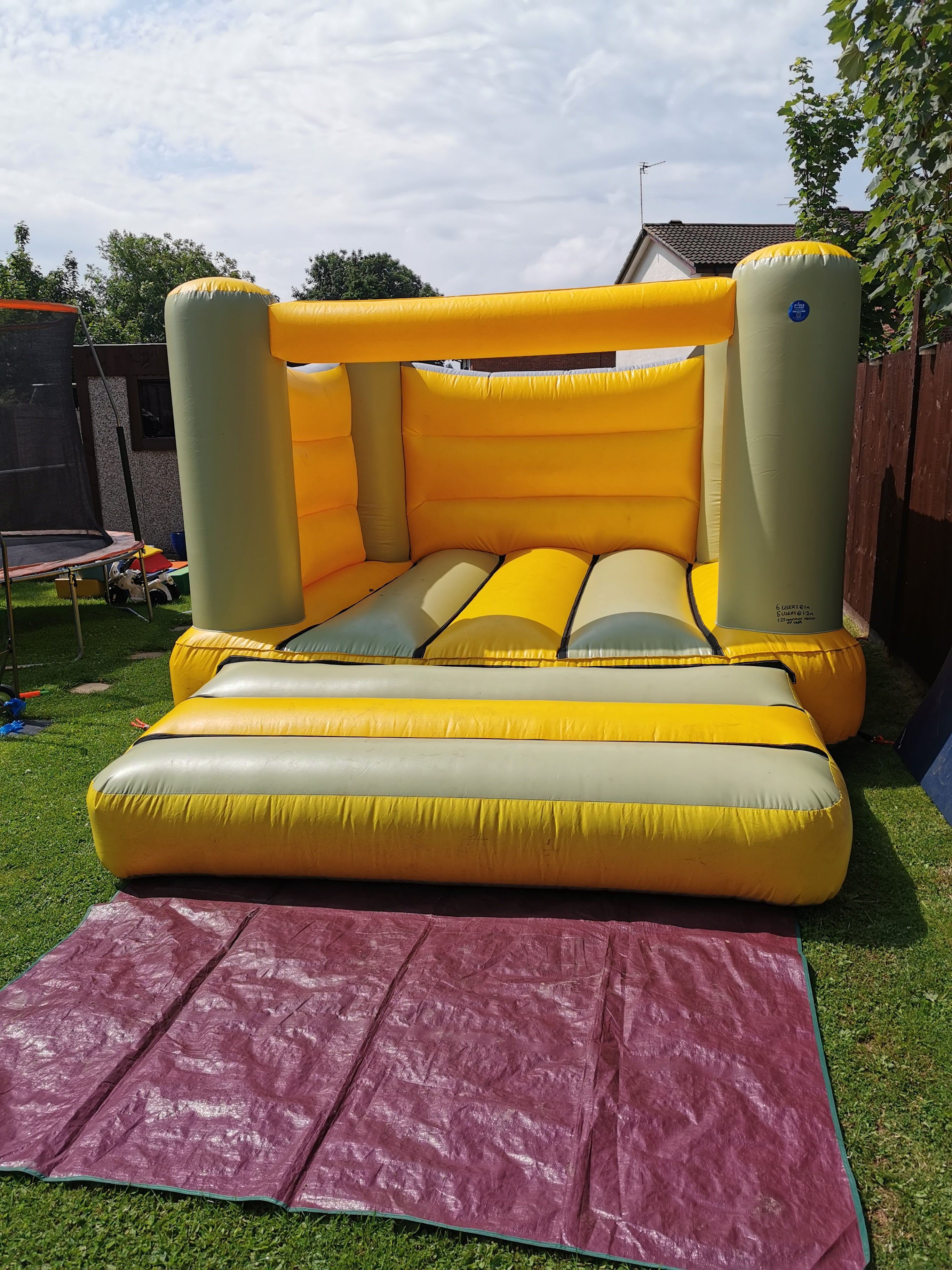 Bouncy Castle Hire (one day 9am till 5pm)